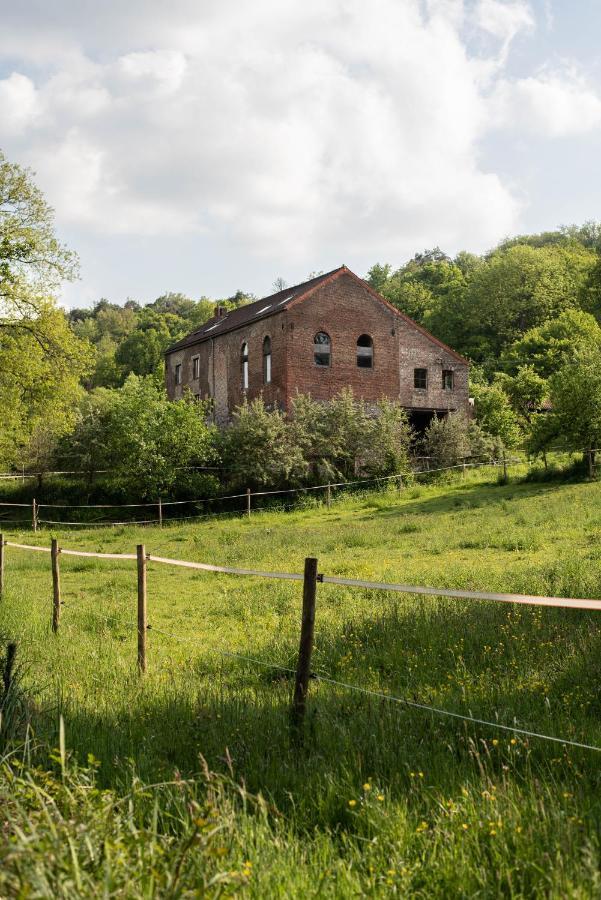 Megi Des Aguesses Pension Andenne Buitenkant foto