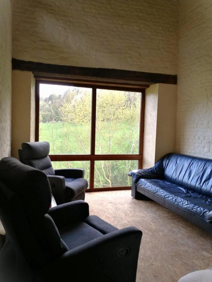 Megi Des Aguesses Pension Andenne Buitenkant foto